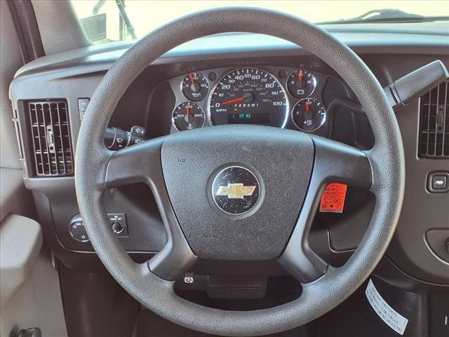 2013 Chevrolet Express Commercial Cutaway 3500 Van 139" - 22776601 - 29