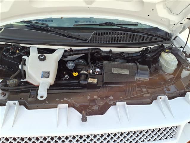 2013 Chevrolet Express Commercial Cutaway 3500 Van 139" - 22776601 - 33
