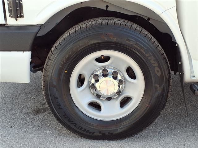 2013 Chevrolet Express Commercial Cutaway 3500 Van 139" - 22776601 - 41