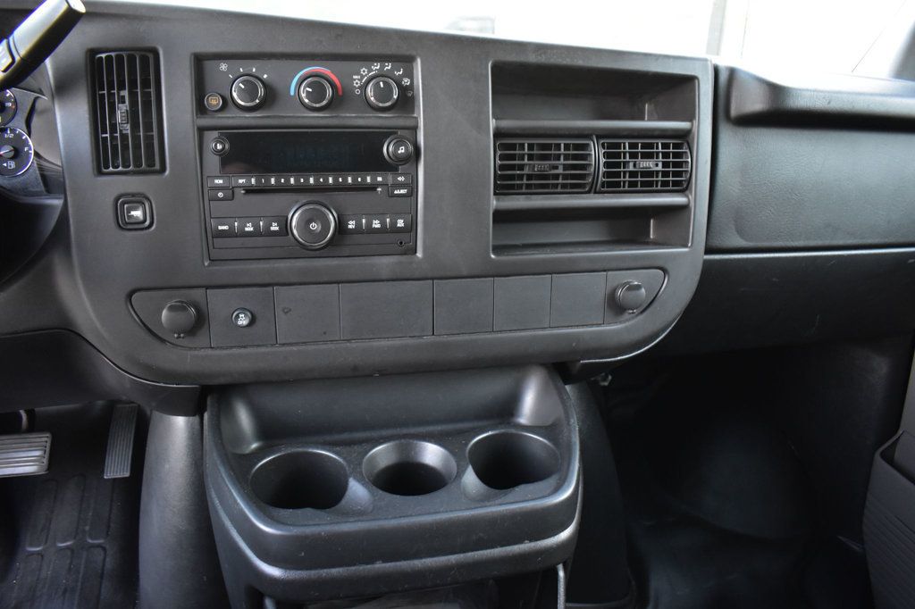 2013 Chevrolet Express Passenger RWD 3500 155" LS w/1LS - 23024996 - 27
