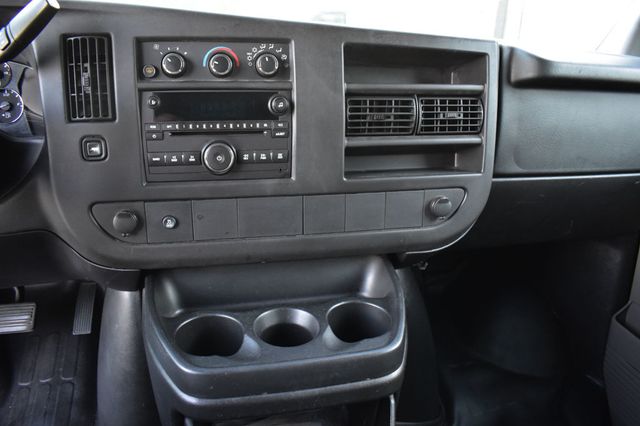 2013 Chevrolet Express Passenger RWD 3500 155" LS w/1LS - 23024996 - 27