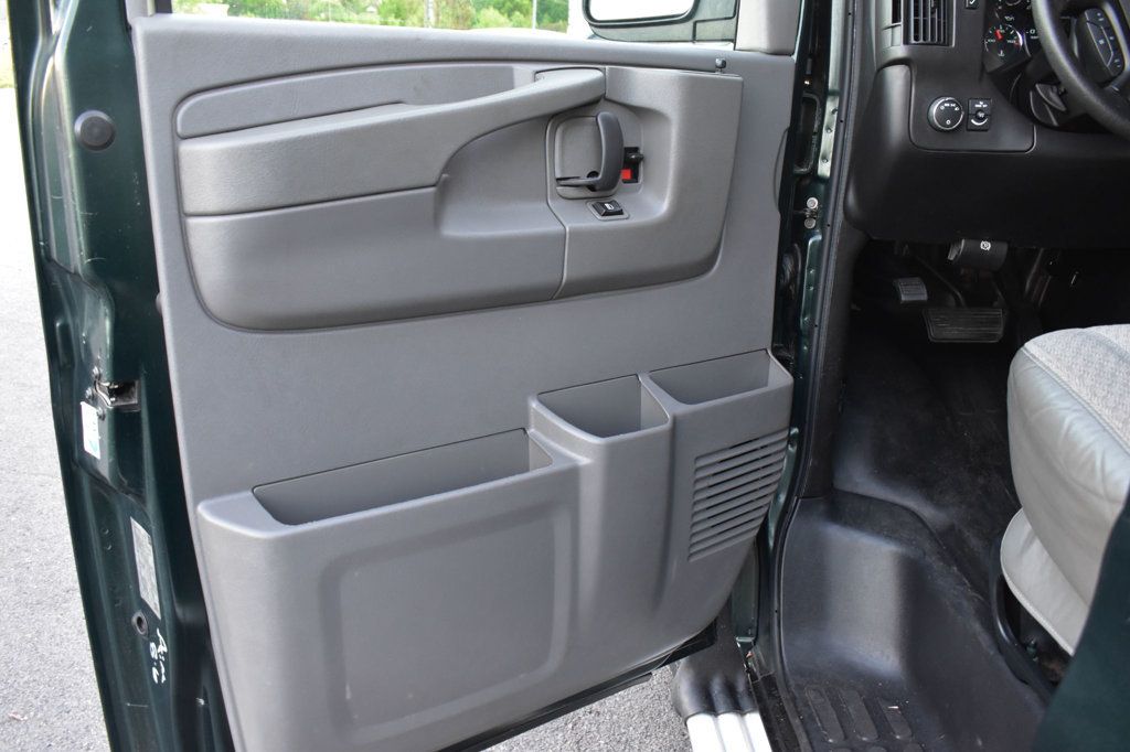 2013 Chevrolet Express Passenger RWD 3500 155" LS w/1LS - 23024996 - 33