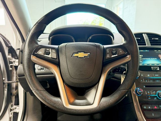 2013 Chevrolet Malibu 1LT Eco photo 9