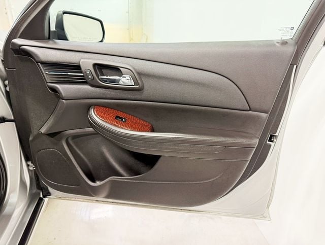 2013 Chevrolet Malibu 1LT Eco photo 36
