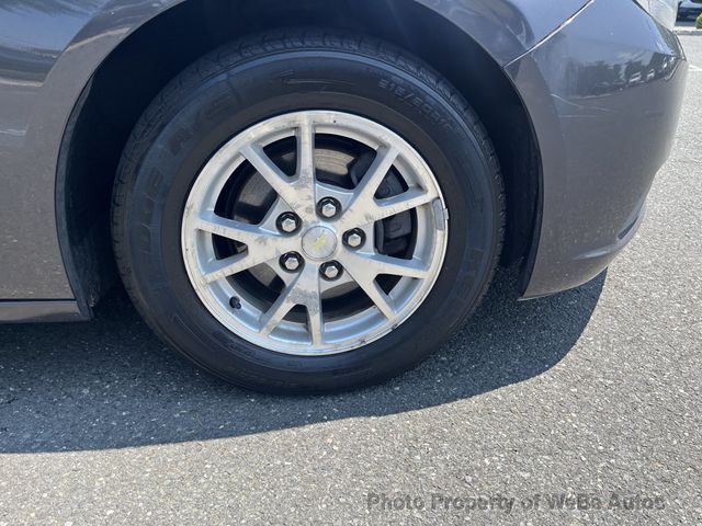 2013 Chevrolet Malibu LS - 23050863 - 11