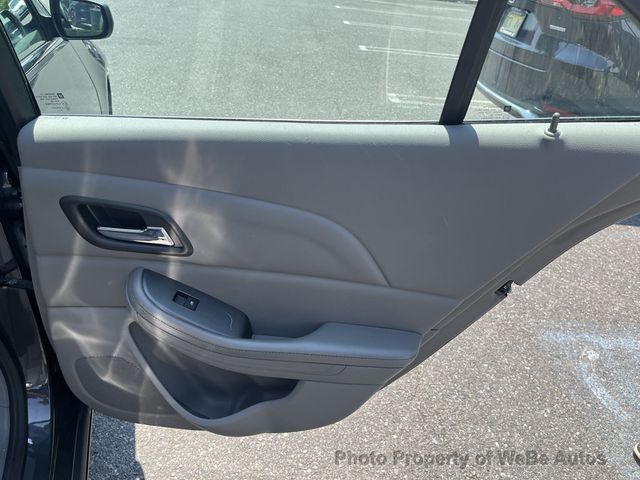 2013 Chevrolet Malibu LS - 23050863 - 24