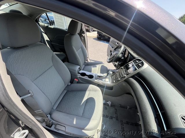 2013 Chevrolet Malibu LS - 23050863 - 27