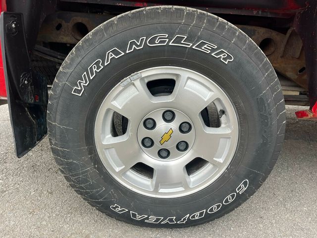 2013 Chevrolet Silverado 1500 Extended Cab Short Bed 4x4 Priced Right!  - 22986489 - 12