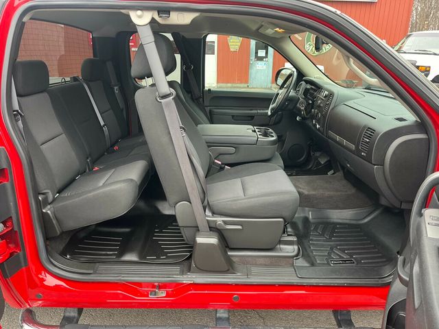 2013 Chevrolet Silverado 1500 Extended Cab Short Bed 4x4 Priced Right!  - 22986489 - 24