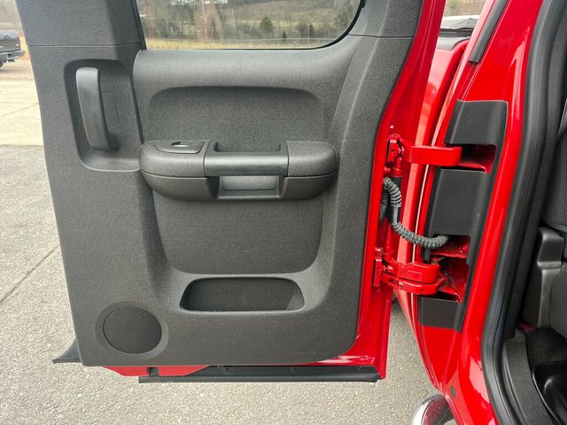 2013 Chevrolet Silverado 1500 Extended Cab Short Bed 4x4 Priced Right!  - 22986489 - 25