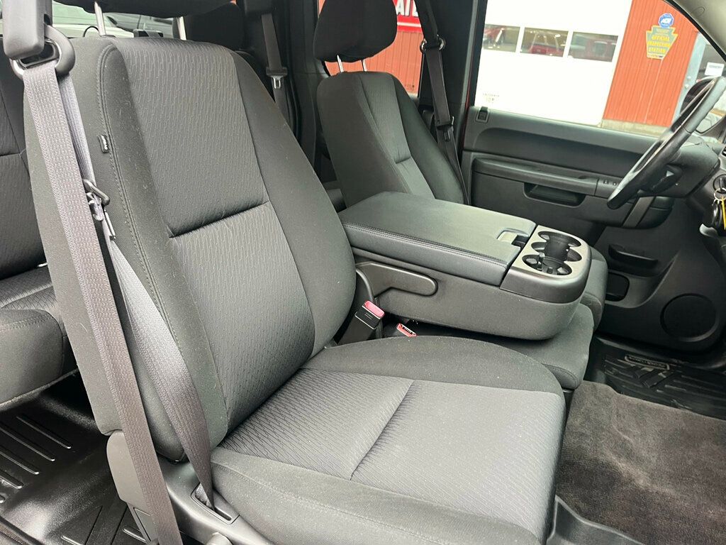 2013 Chevrolet Silverado 1500 Extended Cab Short Bed 4x4 Priced Right!  - 22986489 - 29