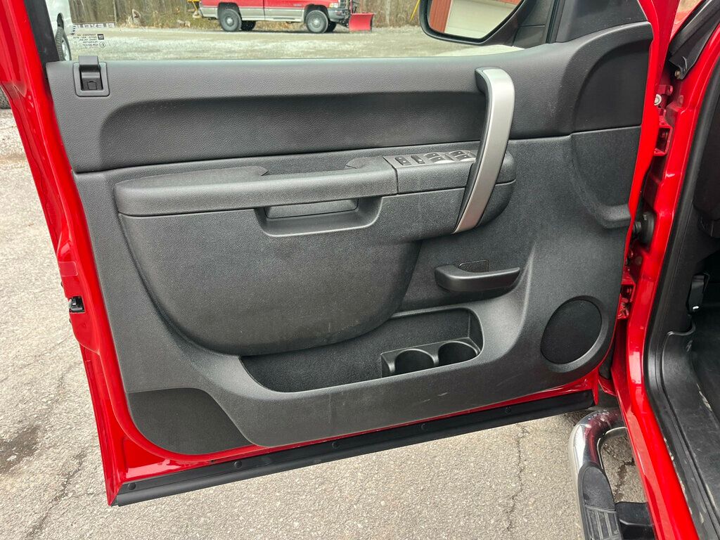 2013 Chevrolet Silverado 1500 Extended Cab Short Bed 4x4 Priced Right!  - 22986489 - 42