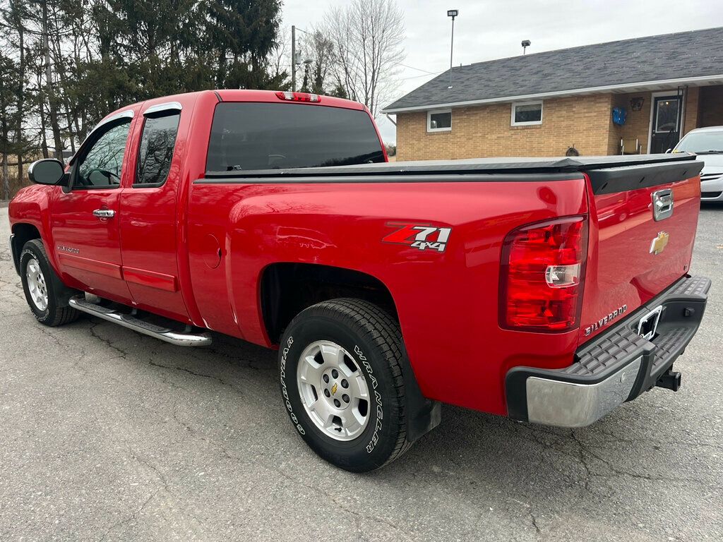 2013 Chevrolet Silverado 1500 Extended Cab Short Bed 4x4 Priced Right!  - 22986489 - 4