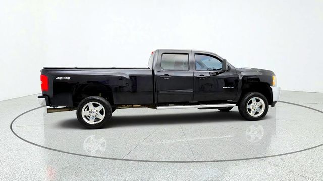 2013 Chevrolet Silverado 2500HD 4WD Crew Cab 167.7'' LTZ w/ Duramax, Allison & Heated Seats - 23095754 - 3
