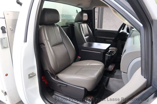 2013 Chevrolet Silverado 2500HD Silverado 2500 2WD Enclosed Fiberglass Utility Ladder Rack - 23064731 - 18