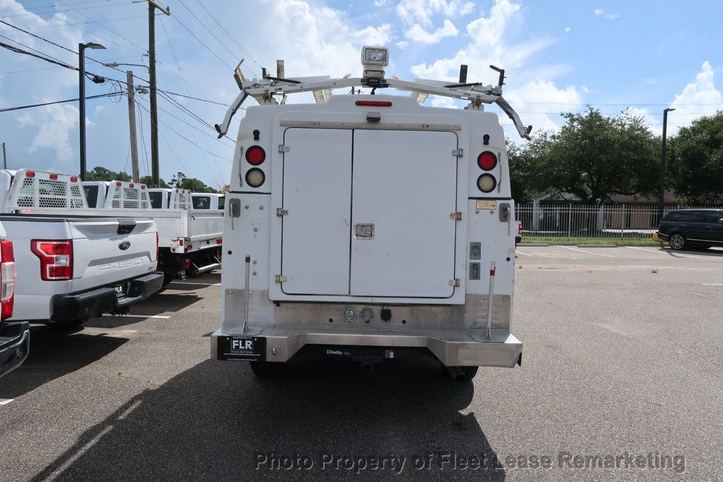 2013 Chevrolet Silverado 2500HD Silverado 2500 2WD Enclosed Fiberglass Utility Ladder Rack - 23064731 - 3