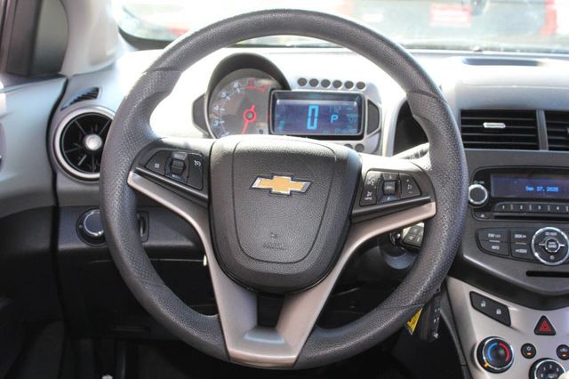 2013 Chevrolet Sonic 4dr Sedan Automatic LT - 22923707 - 19