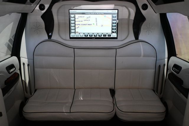 2013 Chevrolet Suburban CEO Conversion Like New  - 22932271 - 21