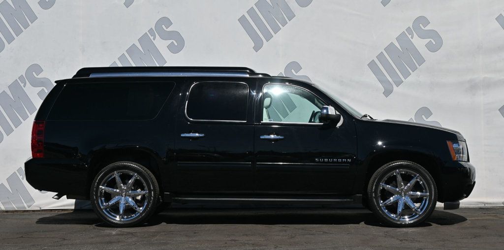 2013 Chevrolet Suburban LS photo 2