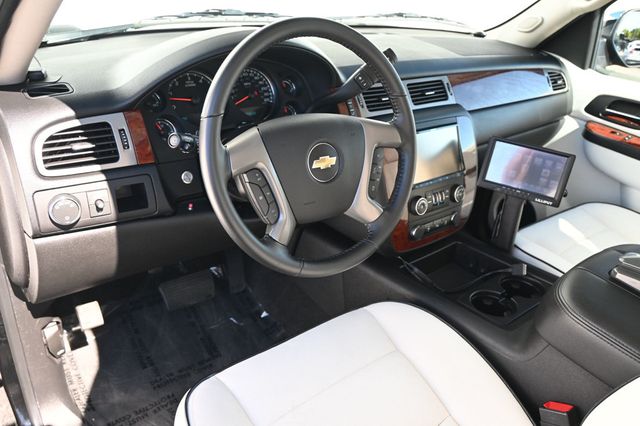 2013 Chevrolet Suburban CEO Conversion Like New  - 22932271 - 7