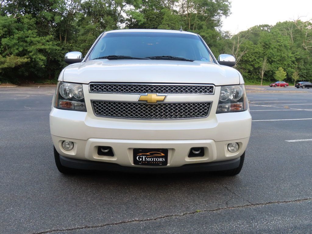 2013 Chevrolet Tahoe LTZ photo 2