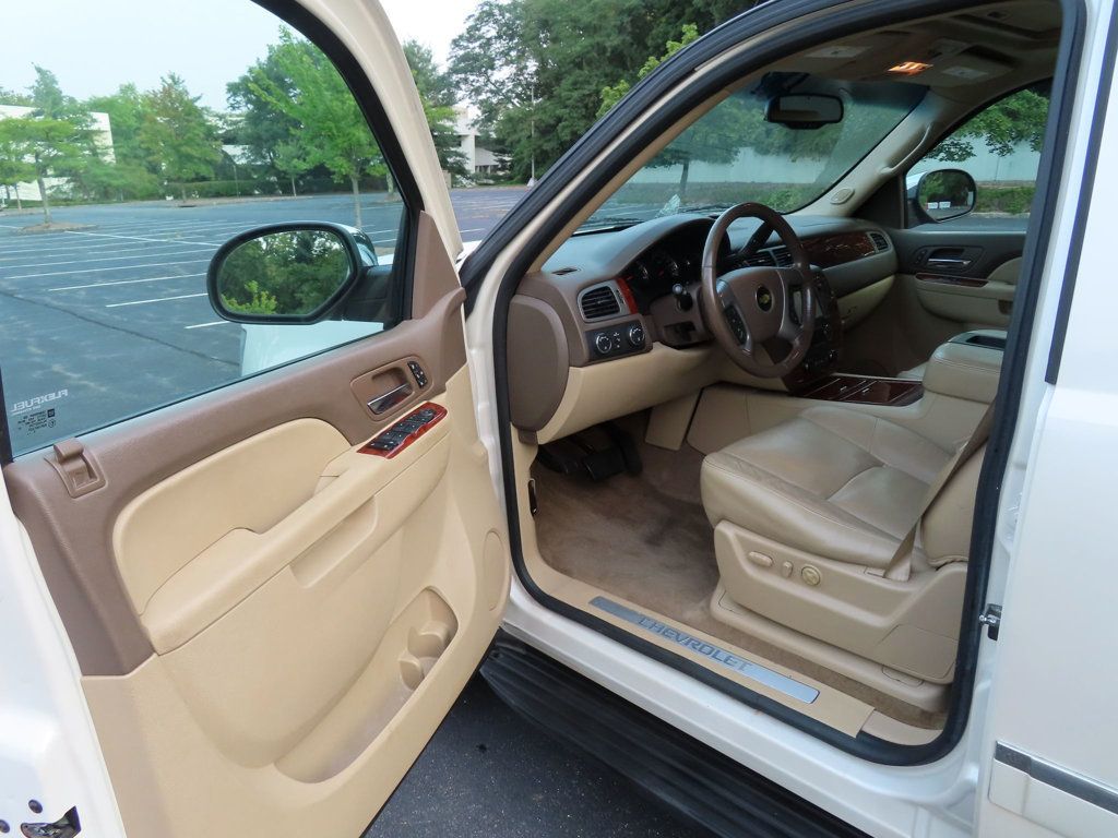2013 Chevrolet Tahoe LTZ photo 21