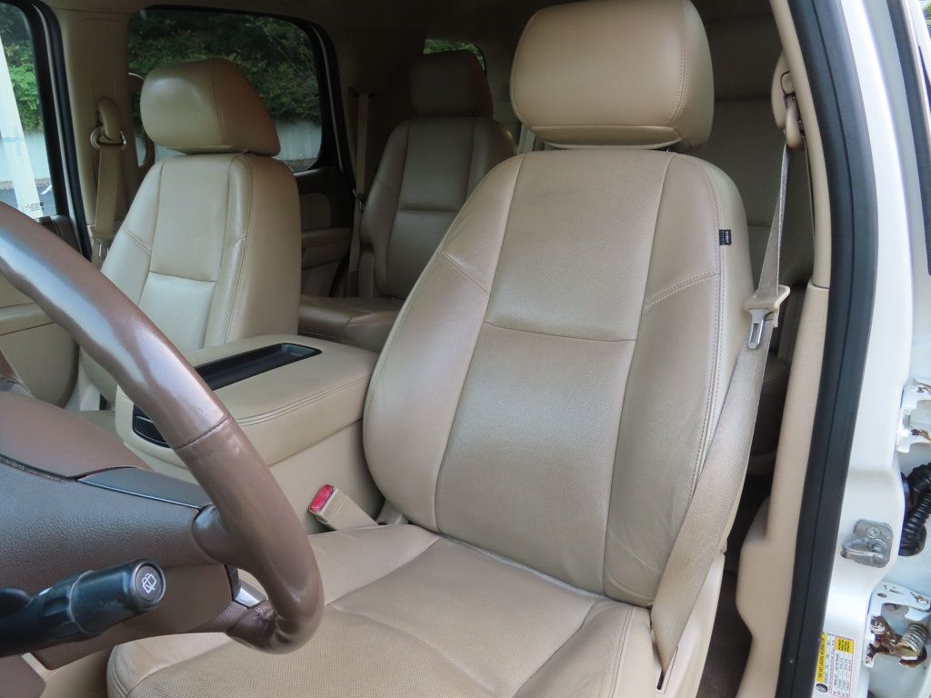 2013 Chevrolet Tahoe LTZ photo 23