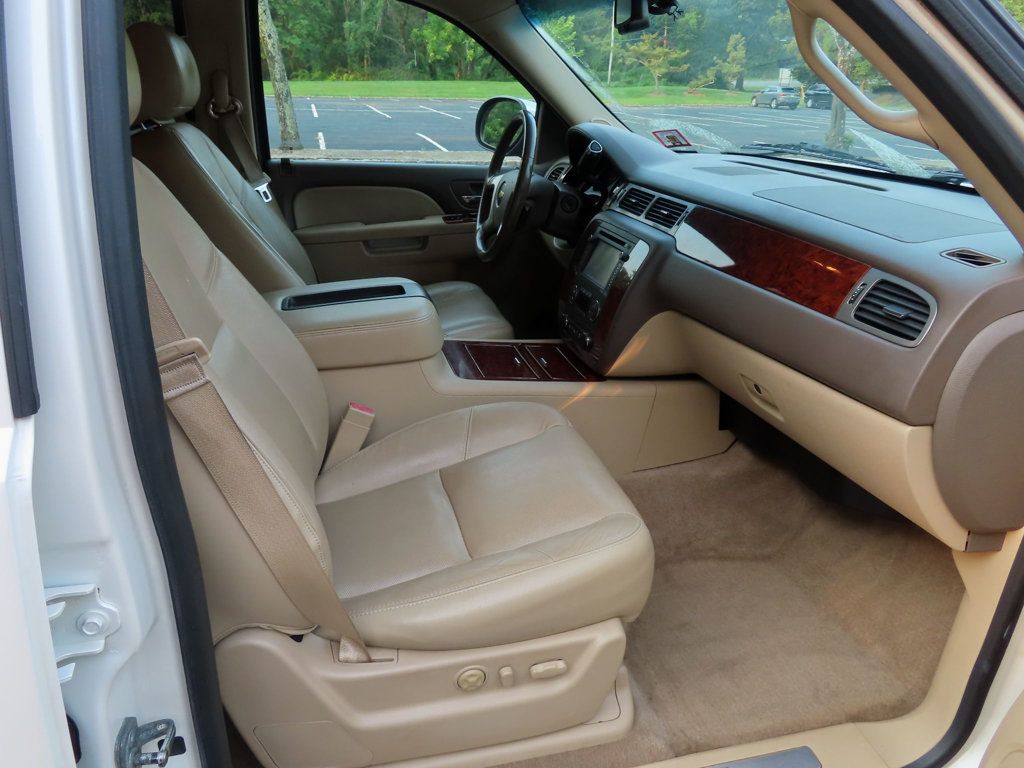 2013 Chevrolet Tahoe LTZ photo 25