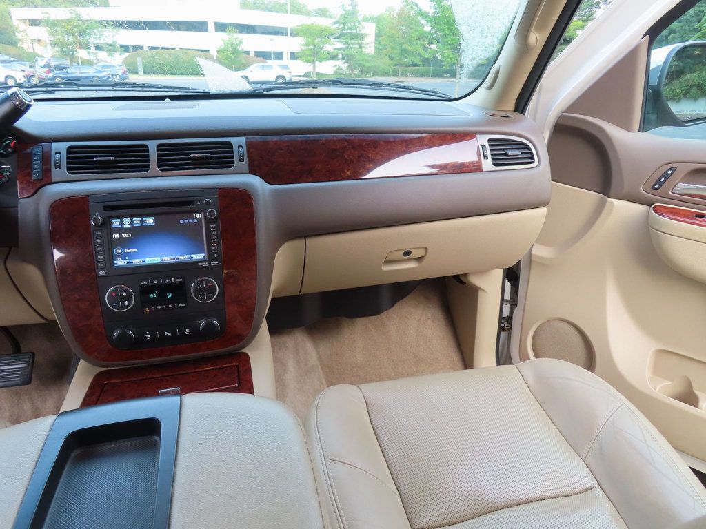 2013 Chevrolet Tahoe LTZ photo 35