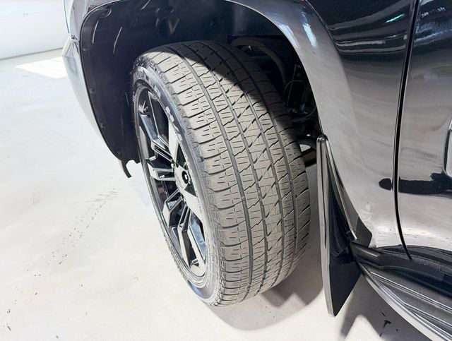 2013 Chevrolet Tahoe LTZ photo 3