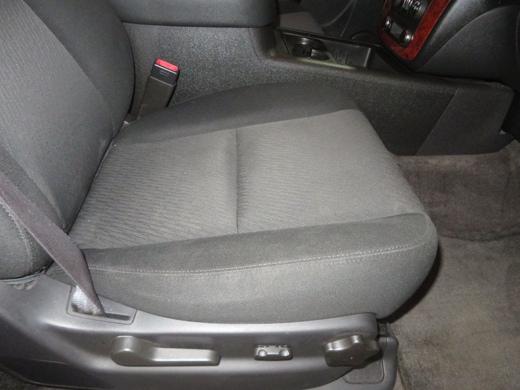2013 Chevrolet Tahoe 4X4 CHEVY TAHOE 3RD ROW SEAT EXTRA CLEAN 2OWNER AZ TAHOE  - 23007136 - 33