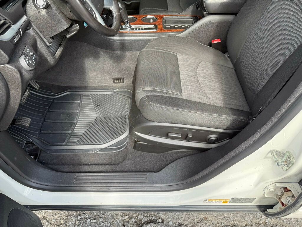 2013 Chevrolet Traverse AWD 4dr LT w/1LT - 23046022 - 19
