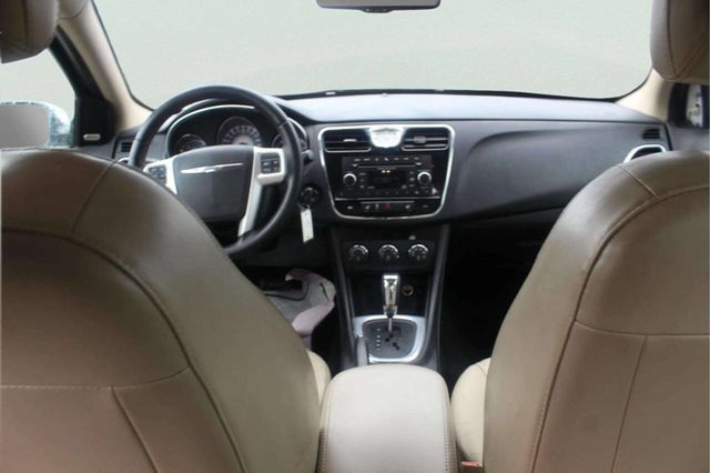 2013 Chrysler 200 4dr Sedan Limited - 22995191 - 6