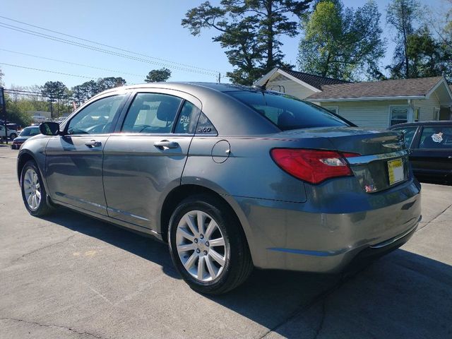 2013 Chrysler 200 4dr Sedan Touring - 23020723 - 2