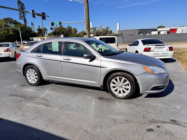2013 Chrysler 200 4dr Sedan Touring - 22959081 - 1