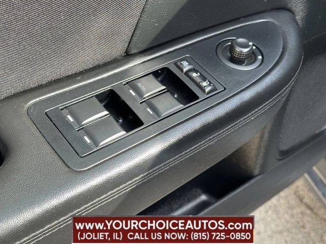 2013 Chrysler 200 4dr Sedan Touring - 22817558 - 9