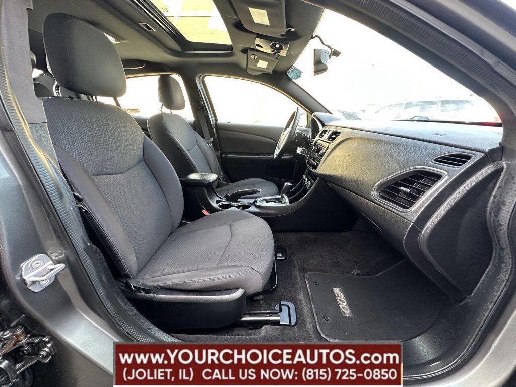 2013 Chrysler 200 4dr Sedan Touring - 22817558 - 21