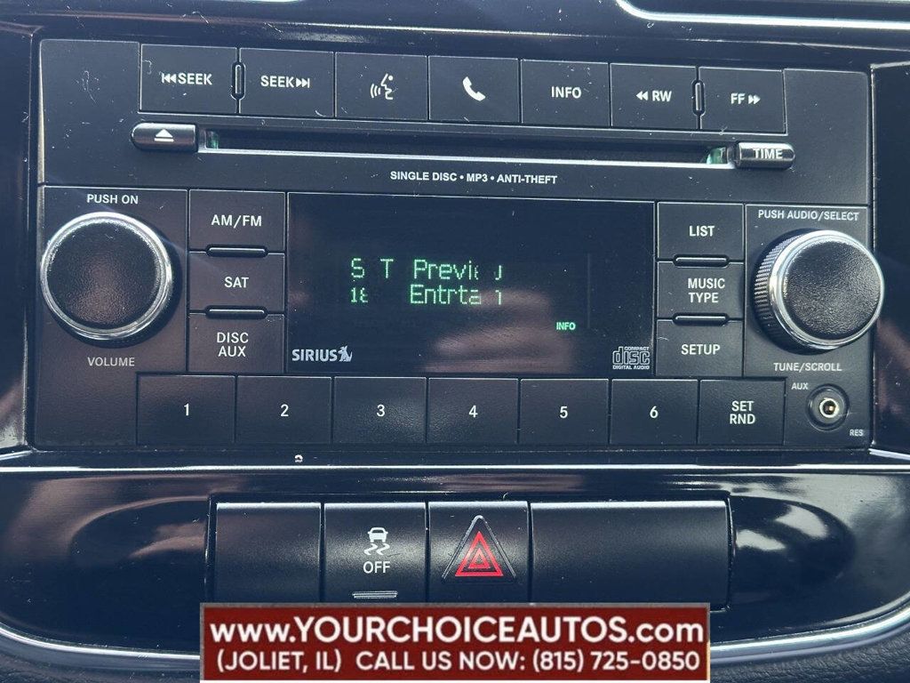 2013 Chrysler 200 4dr Sedan Touring - 22817558 - 34