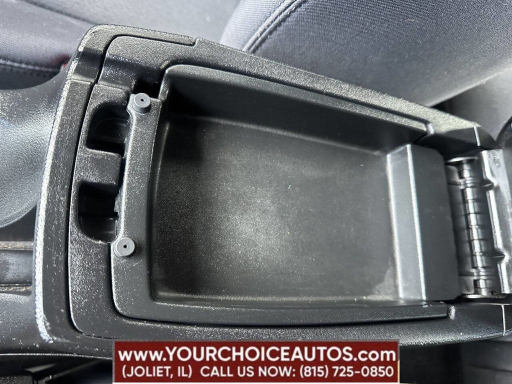2013 Chrysler 200 4dr Sedan Touring - 22817558 - 38
