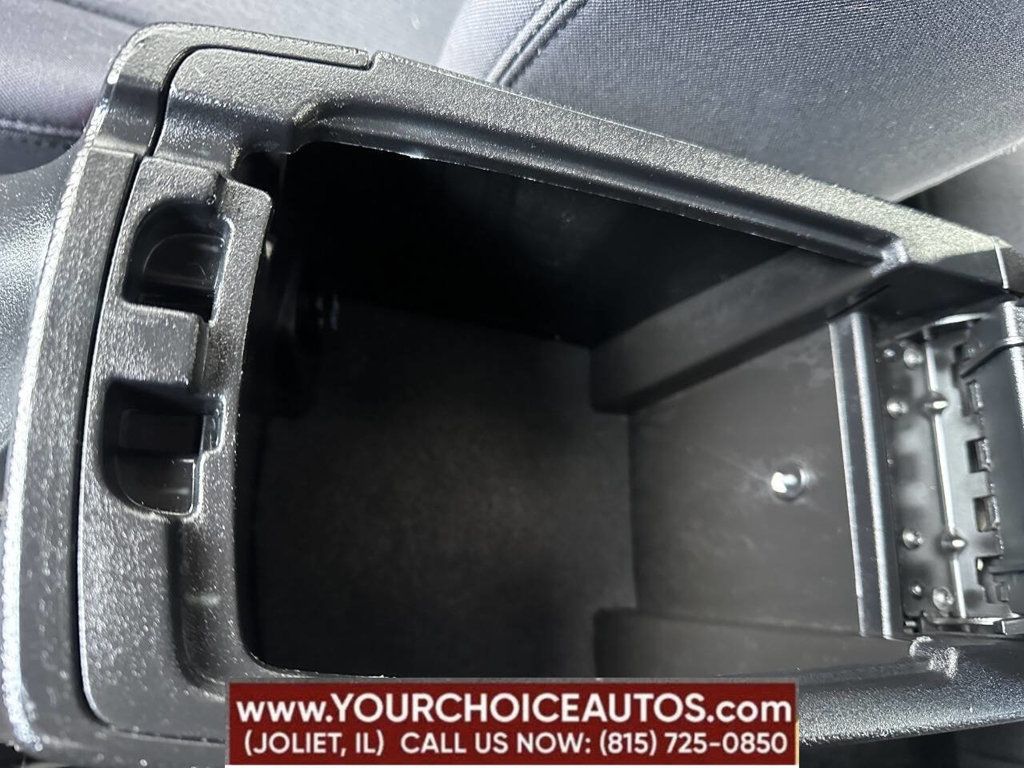 2013 Chrysler 200 4dr Sedan Touring - 22817558 - 39