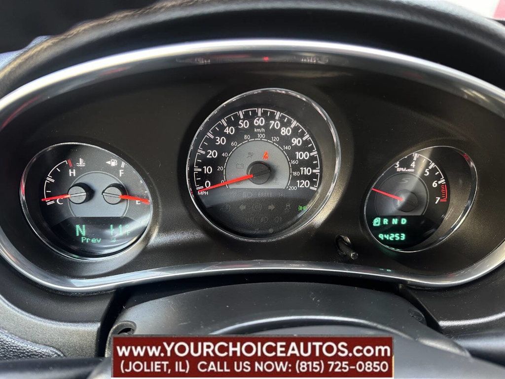 2013 Chrysler 200 4dr Sedan Touring - 22817558 - 40