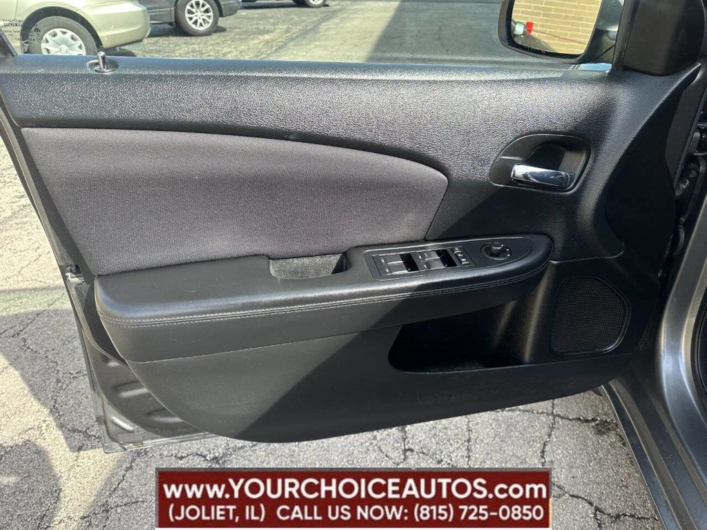 2013 Chrysler 200 4dr Sedan Touring - 22817558 - 8
