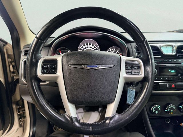 2013 Chrysler 200 4dr Sedan Touring - 23012862 - 25