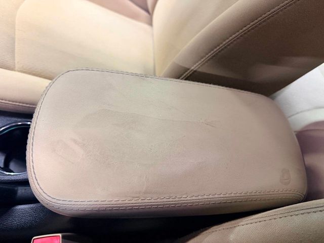 2013 Chrysler 200 4dr Sedan Touring - 23012862 - 33