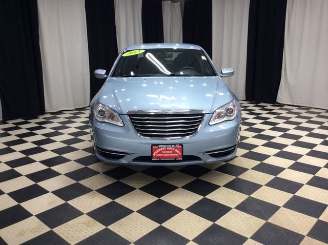 2013 Chrysler 200 4dr Sedan Touring - 22986219 - 1
