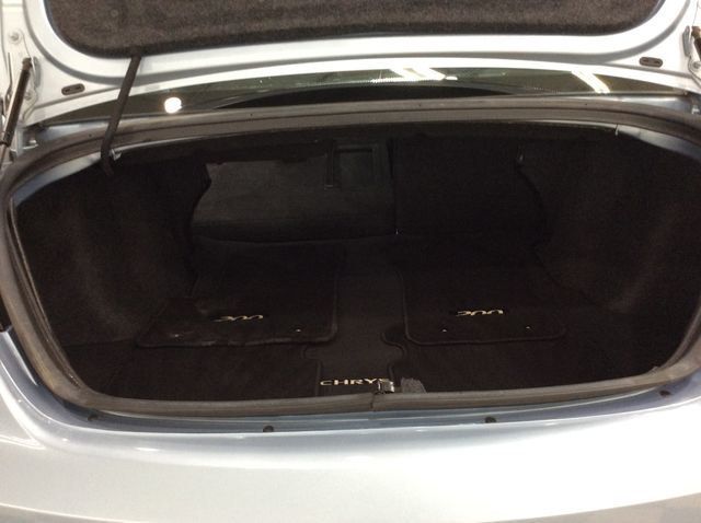 2013 Chrysler 200 4dr Sedan Touring - 22986219 - 23