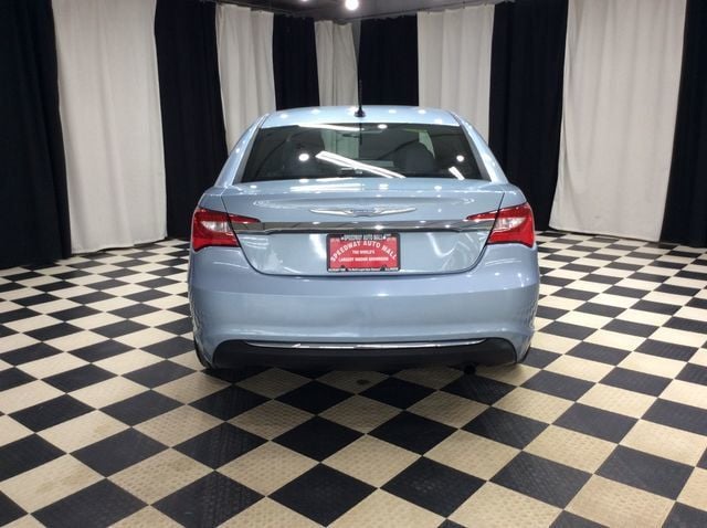 2013 Chrysler 200 4dr Sedan Touring - 22986219 - 4