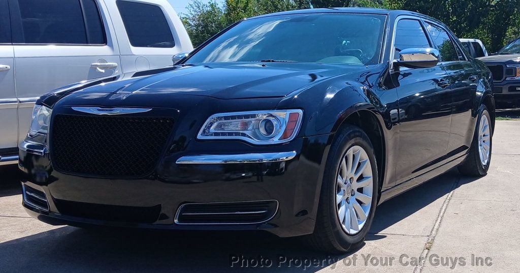 2013 Chrysler 300  - 22610671 - 0