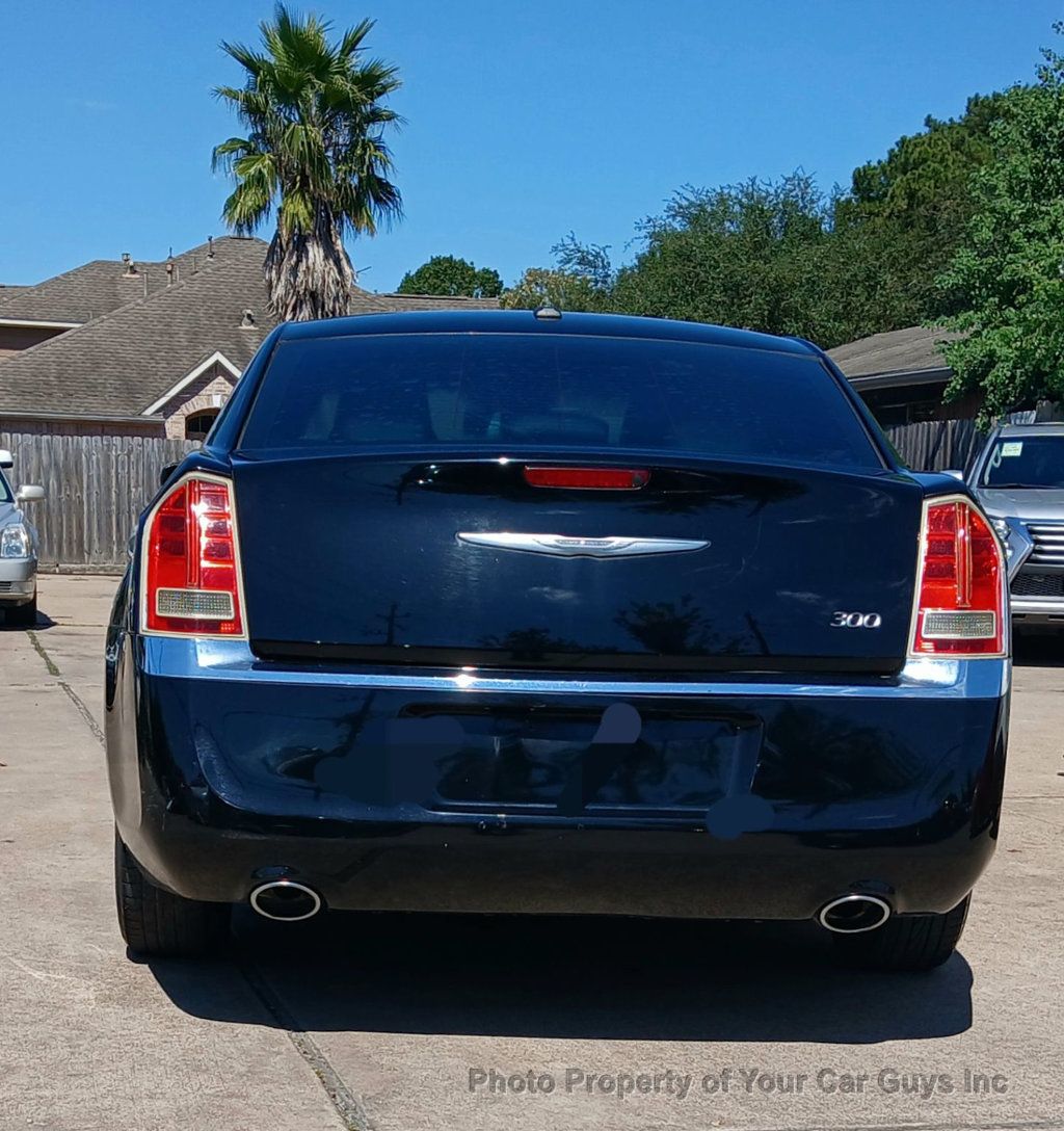 2013 Chrysler 300  - 22610671 - 9