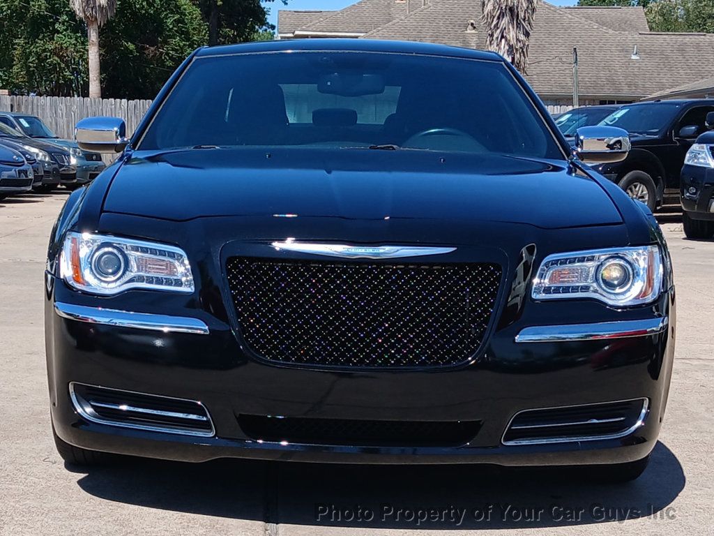 2013 Chrysler 300  - 22610671 - 1